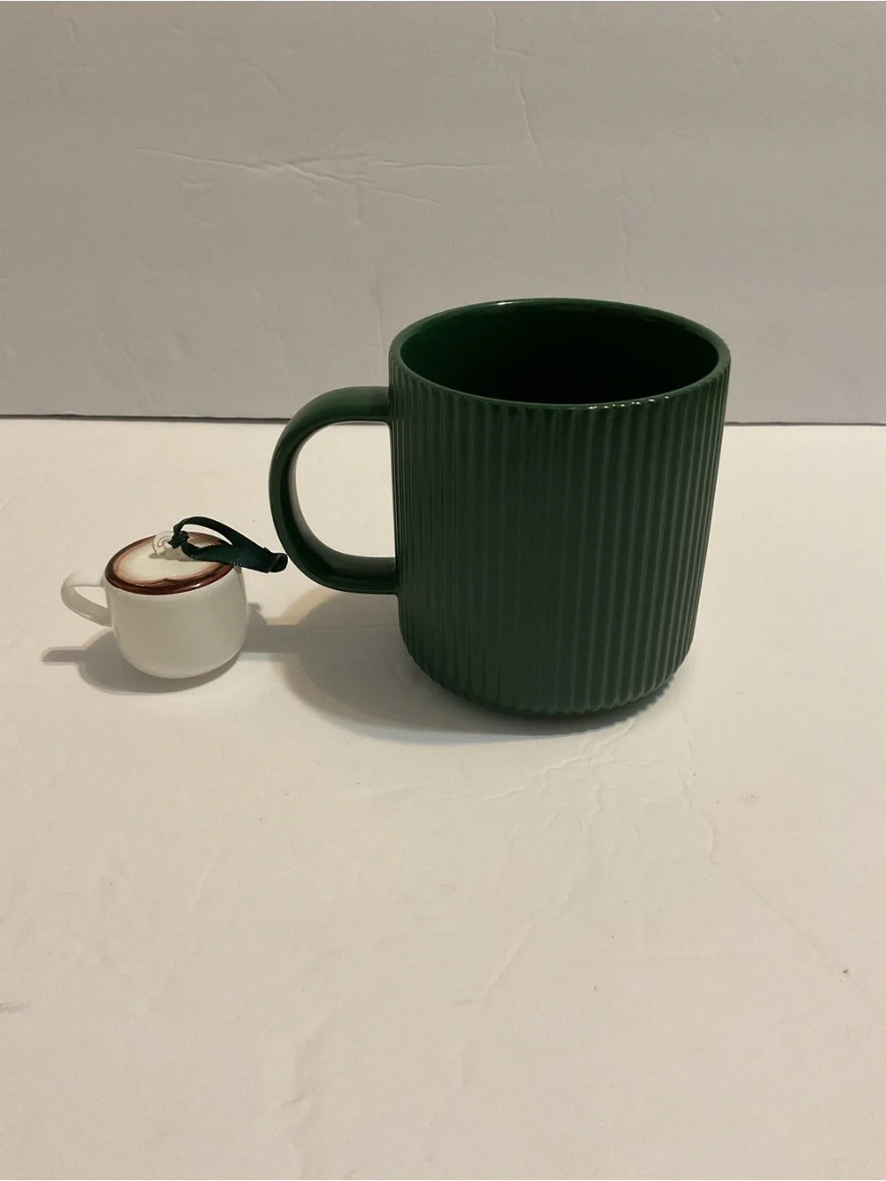 Starbucks Limited Ed 14oz Ribbed Mug w/ Gold Siren Medallion Cup & Latte Charm